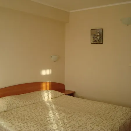 Astra Szálloda Ravda