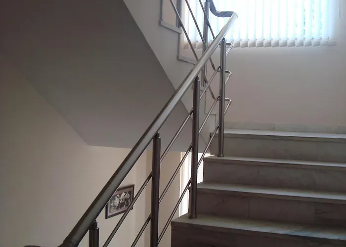 астра Равда