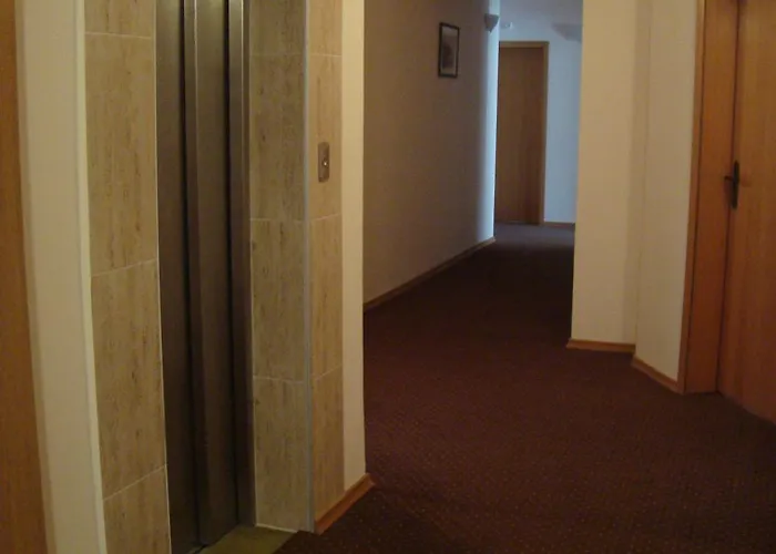 Хотел астра