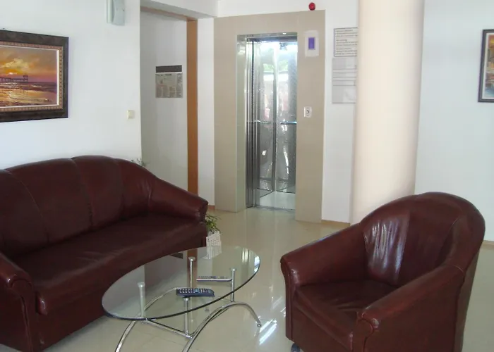 Хотел астра 2*